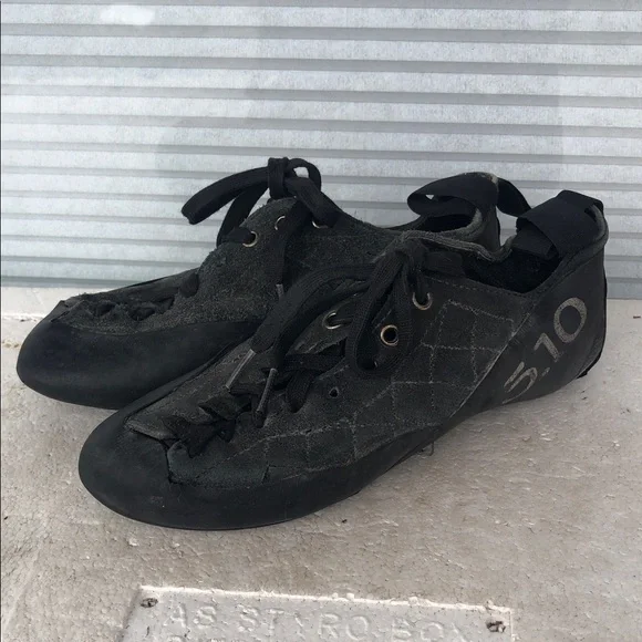 510 Stealth Women’s Black Gray Leather Climbing Shoes Size 6.5 - Picture 1 of 1